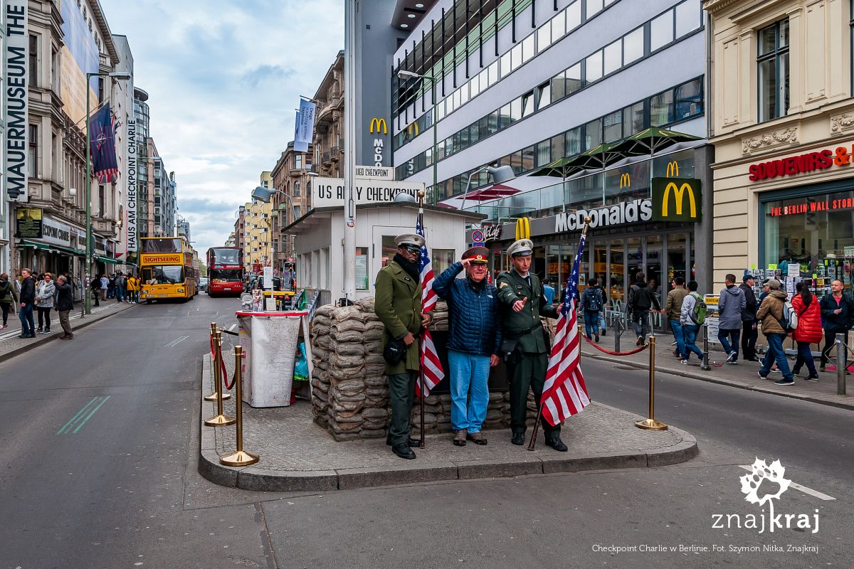 Checkpoint Charlie w Berlinie