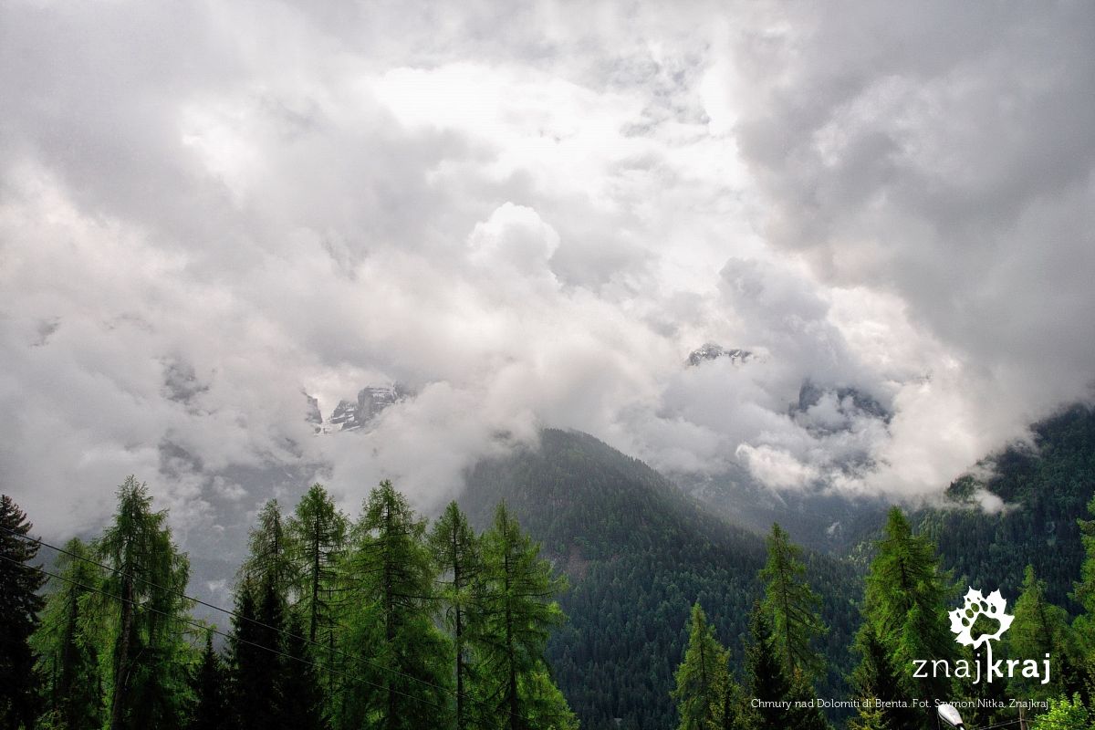 Chmury nad Dolomiti di Brenta Chmury nad Dolomiti di Brenta