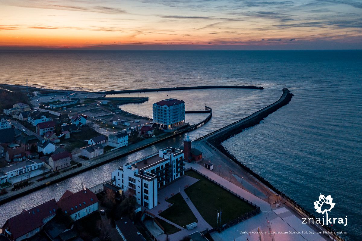 Darłówko z góry o zachodzie Słońca