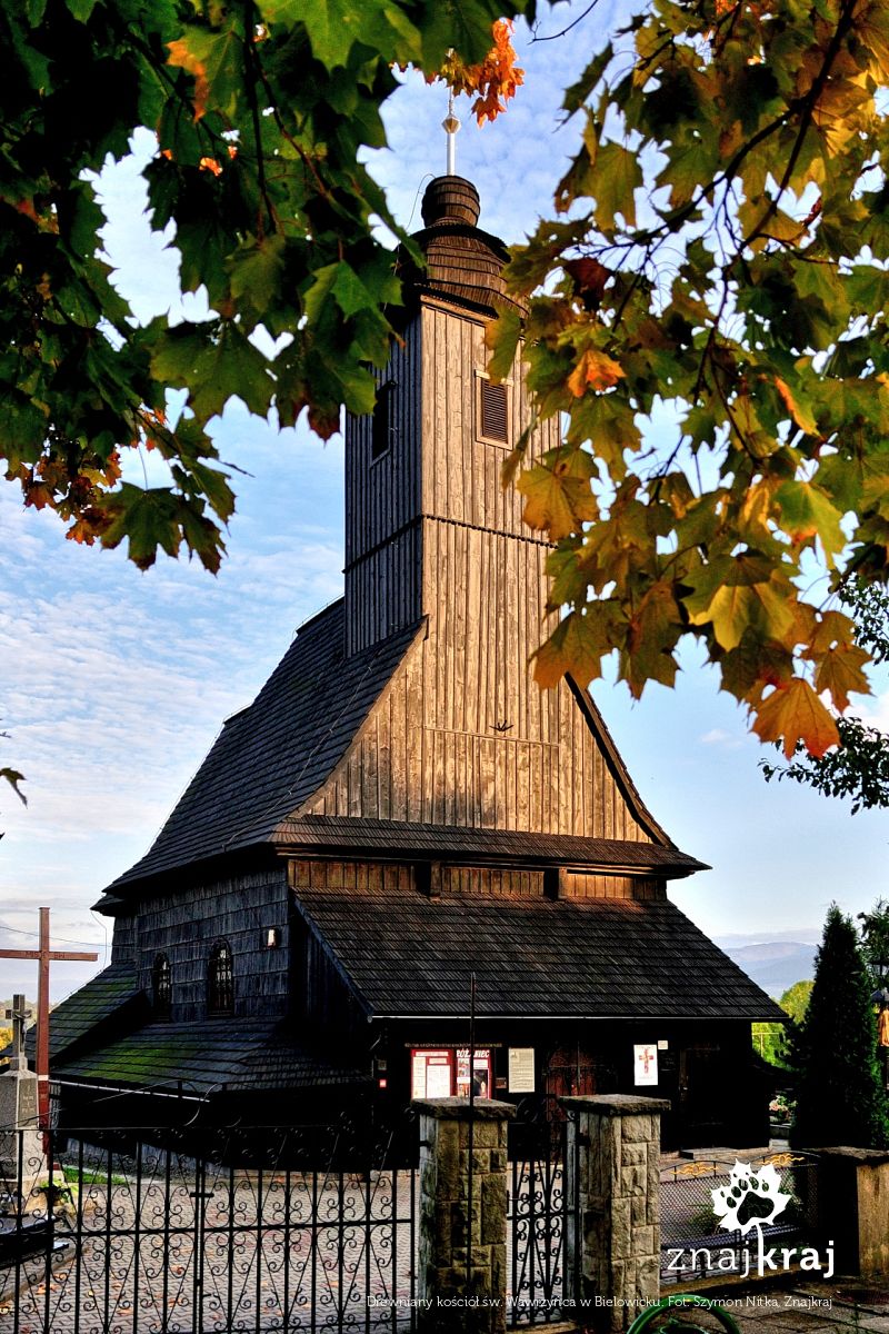 Drewniany kościół św. Wawrzyńca w Bielowicku Drewniany kościół św. Wawrzyńca w Bielowicku