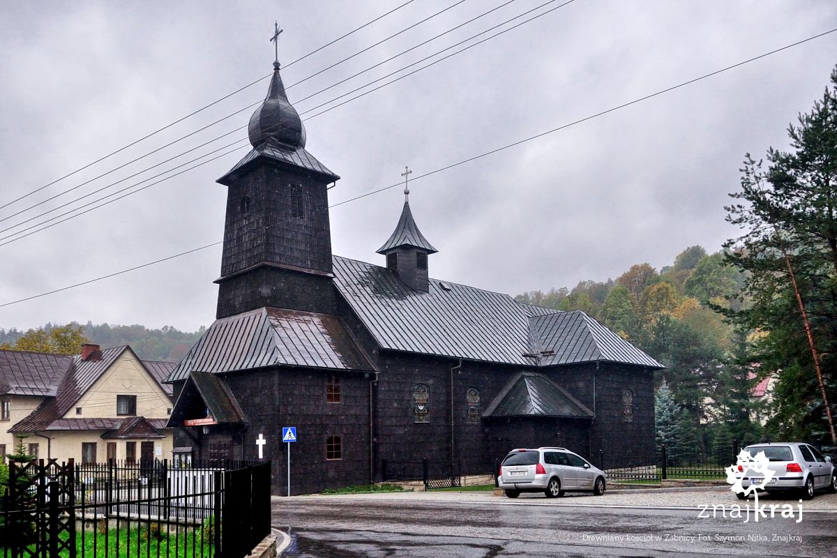 Drewniany kościół w Żabnicy Drewniany kościół w Żabnicy