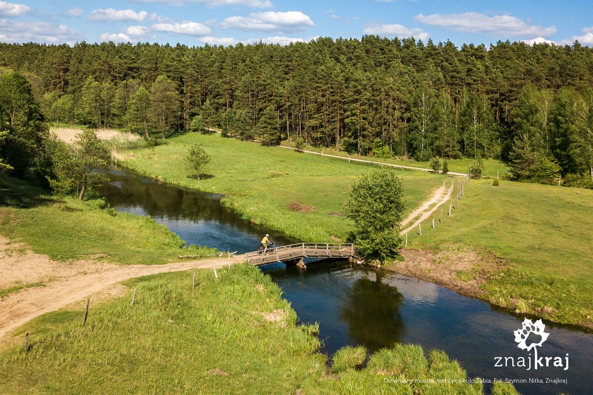 Drewniany mostek nad Łyną koło Ząbia