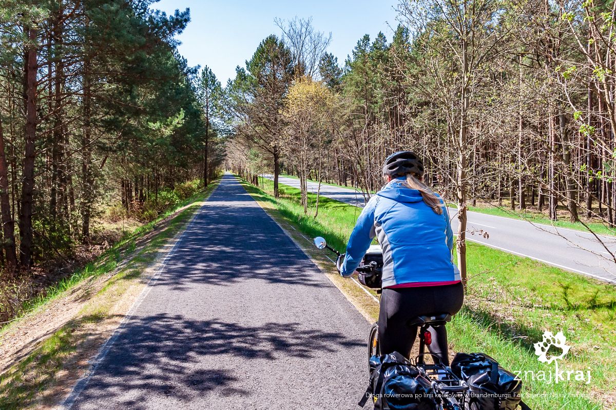 Droga rowerowa po linii kolejowej w Brandenburgii
