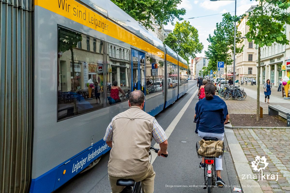 Droga rowerowa wzdłuż torów tramwajowych w Lipsku