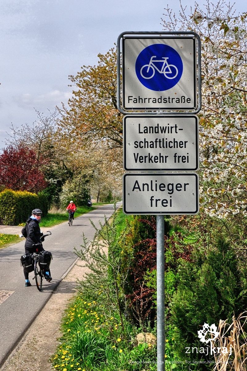 Droga rowerowa za Templinem Droga rowerowa za Templinem