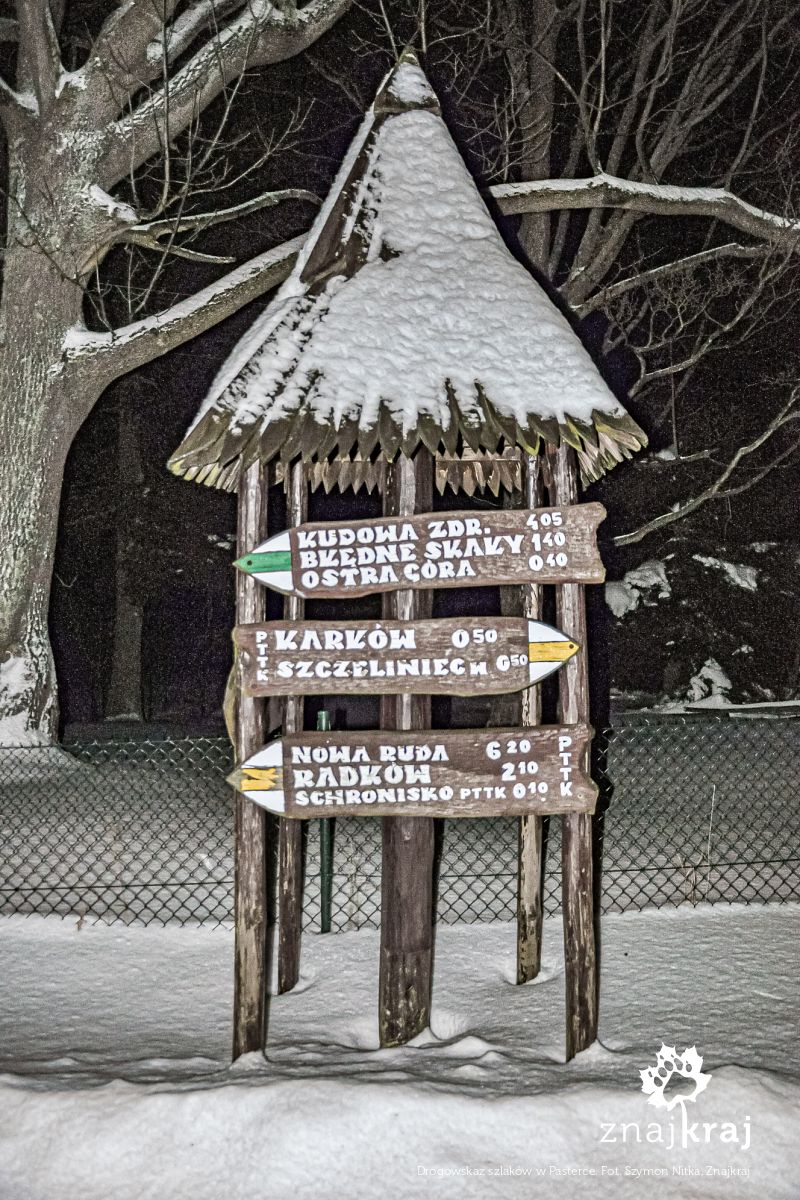 Drogowskaz szlaków w Pasterce