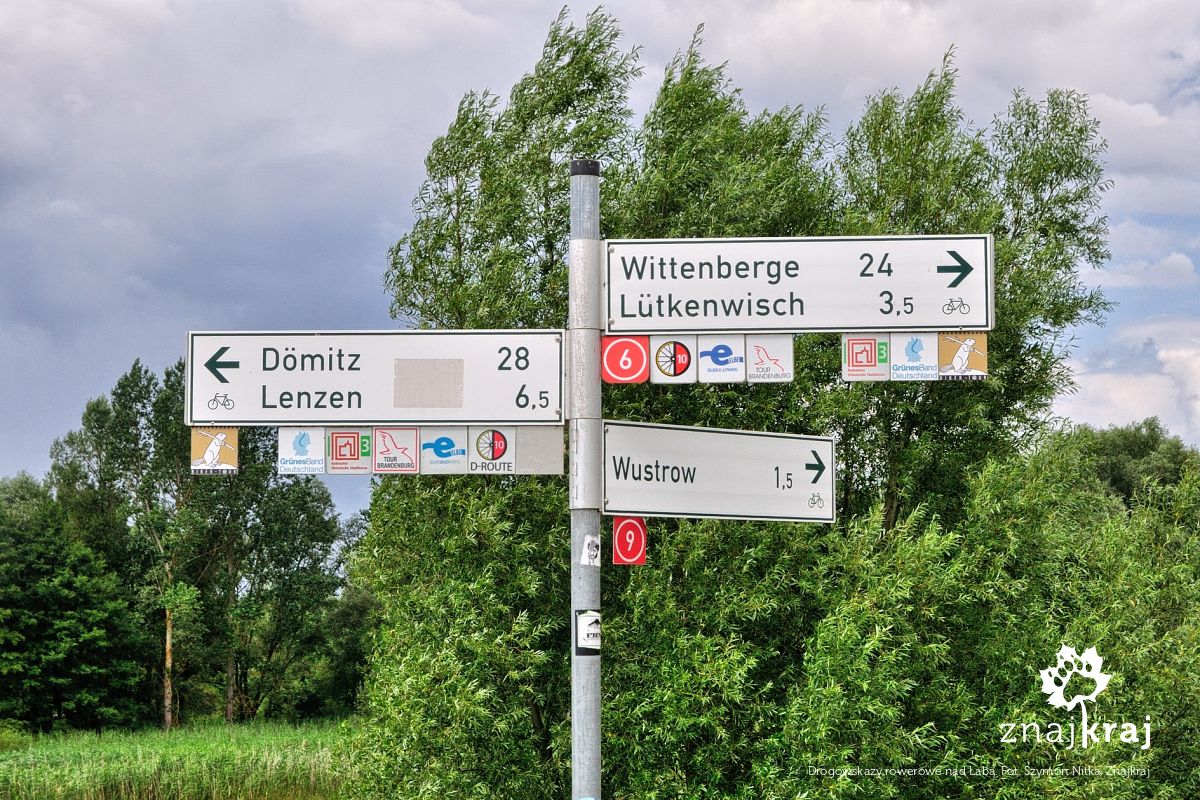 Drogowskazy rowerowe nad Łabą