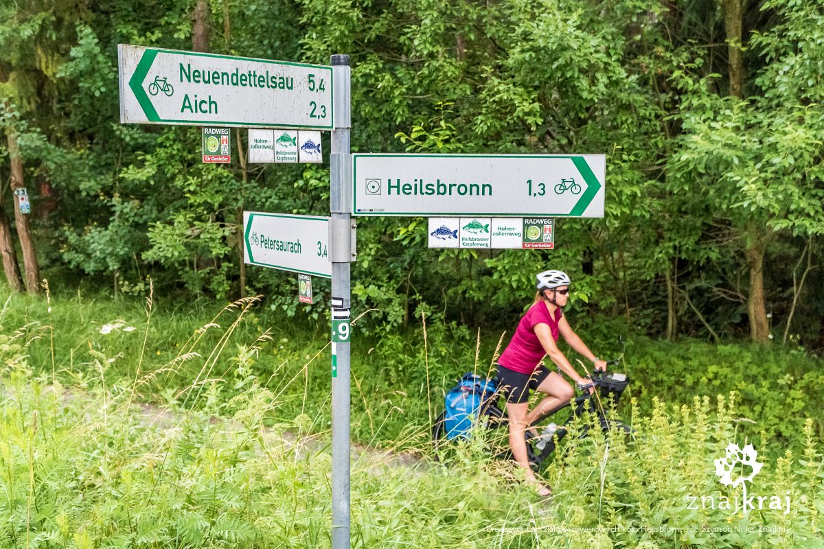 Drogowskazy szlaków rowerowych koło Heilsbronn