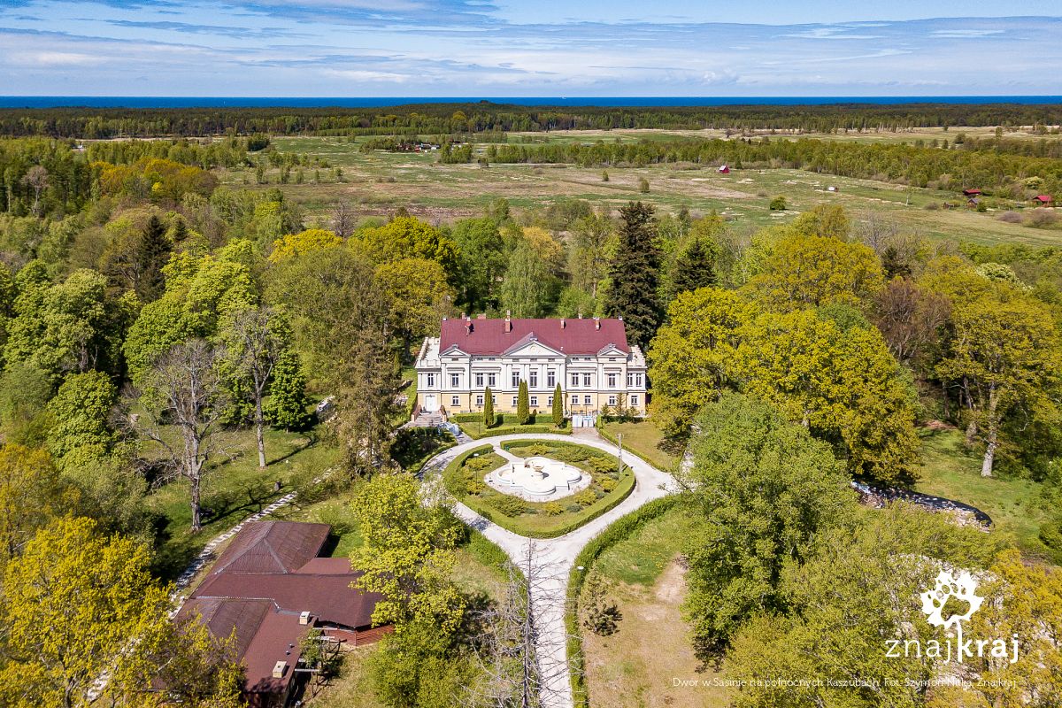 Dwór w Sasinie na północnych Kaszubach