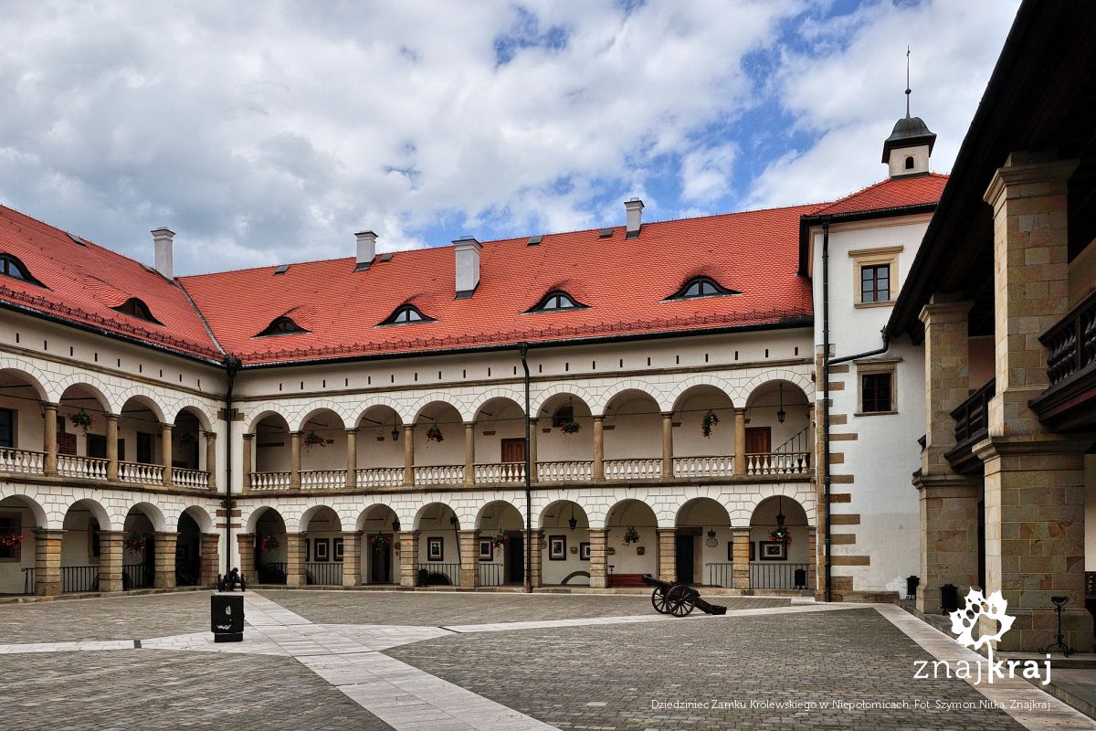 Dziedziniec Zamku Królewskiego w Niepołomicach