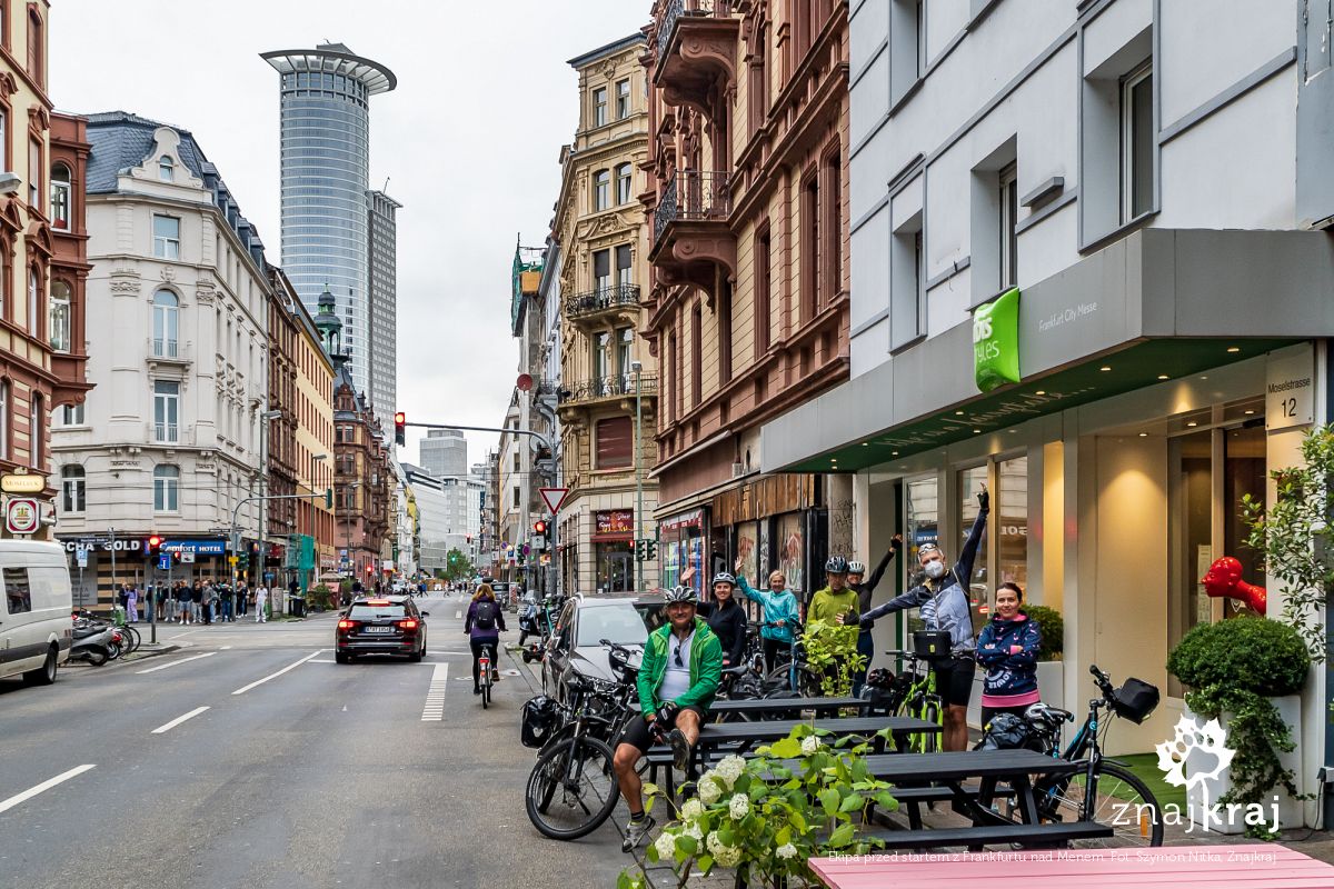 Ekipa przed startem z Frankfurtu nad Menem