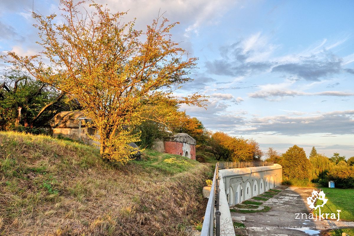 Fort Duńkowiczki w jesiennych barwach