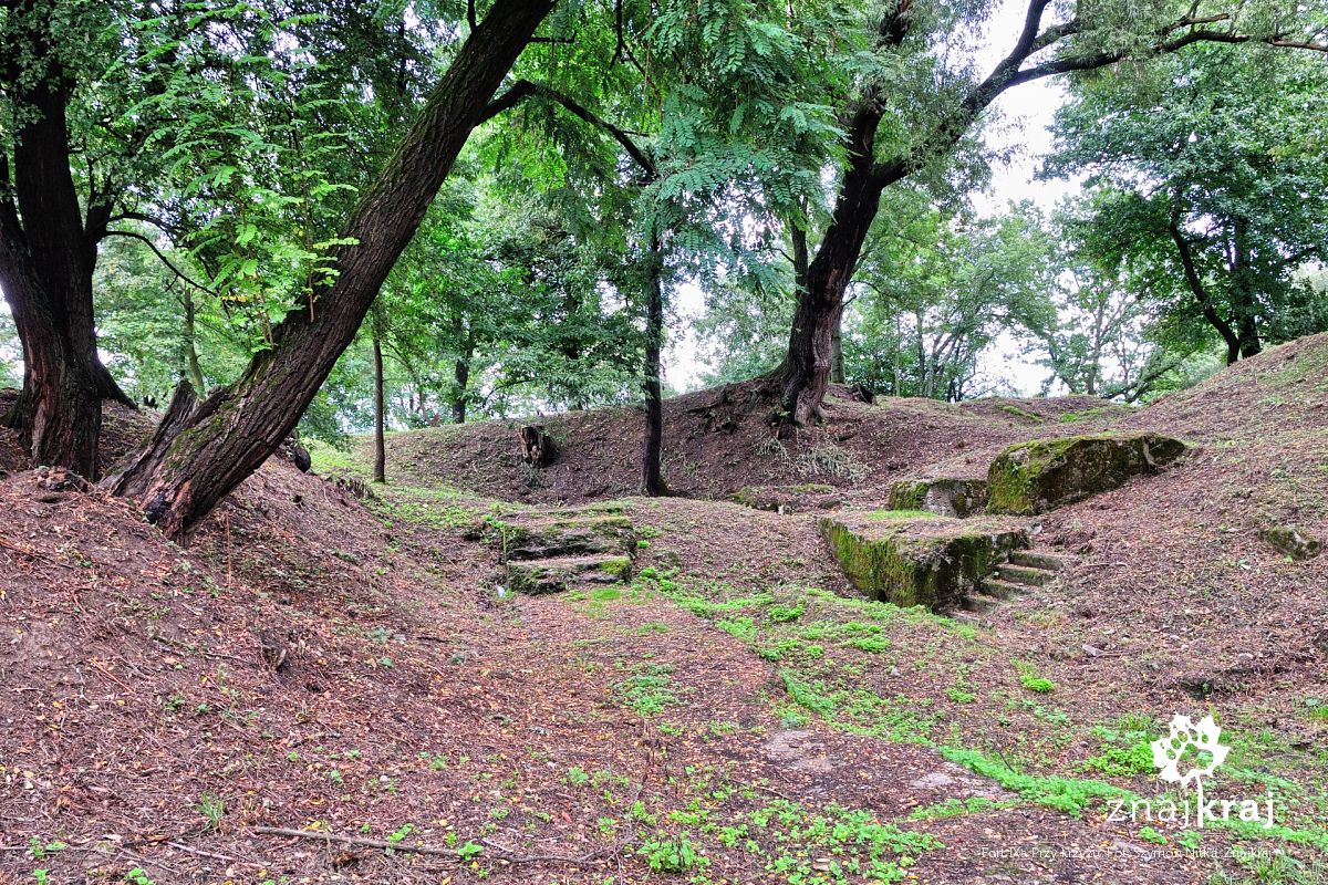 Fort IXa Przy krzyżu