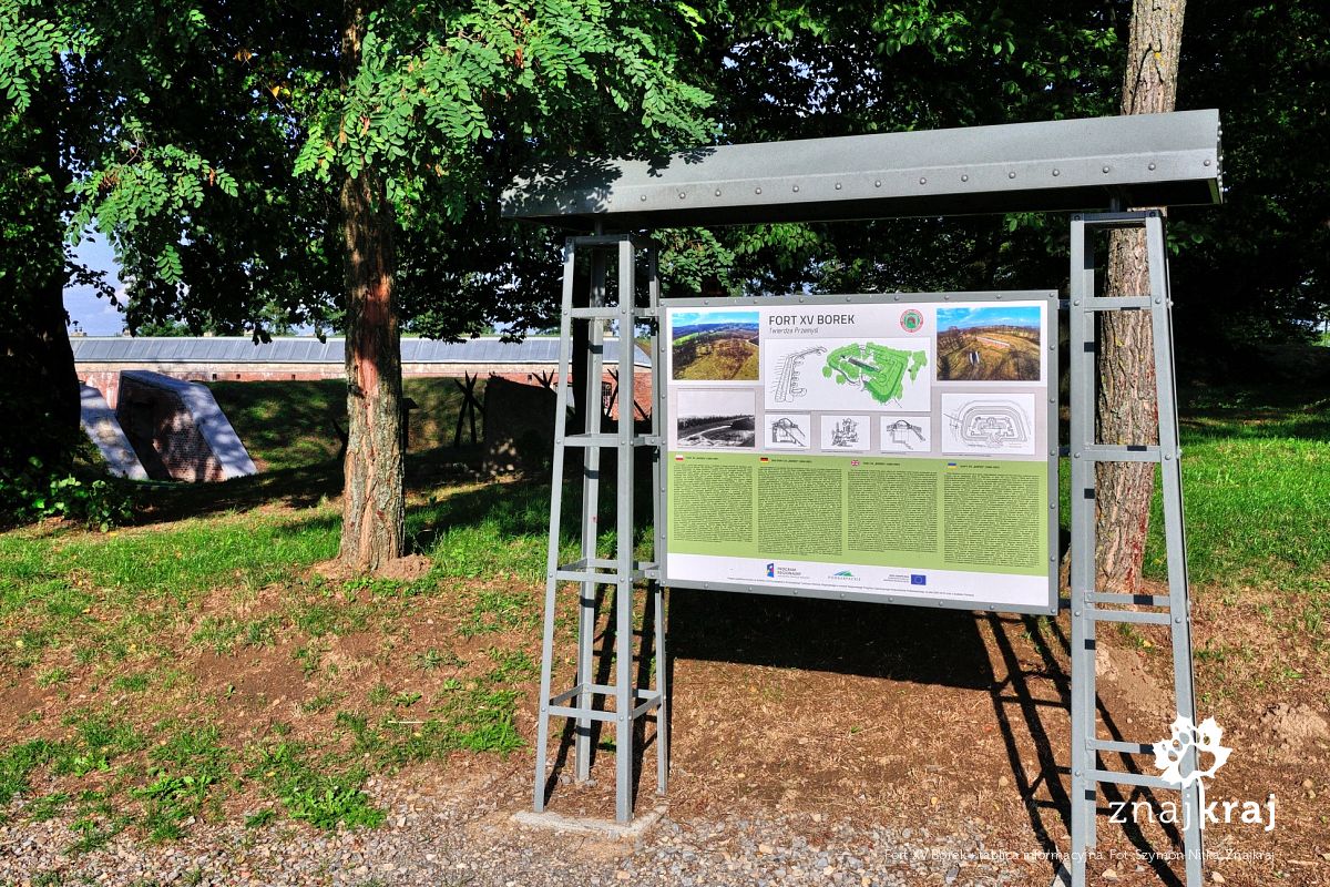 Fort XV Borek - tablica informacyjna