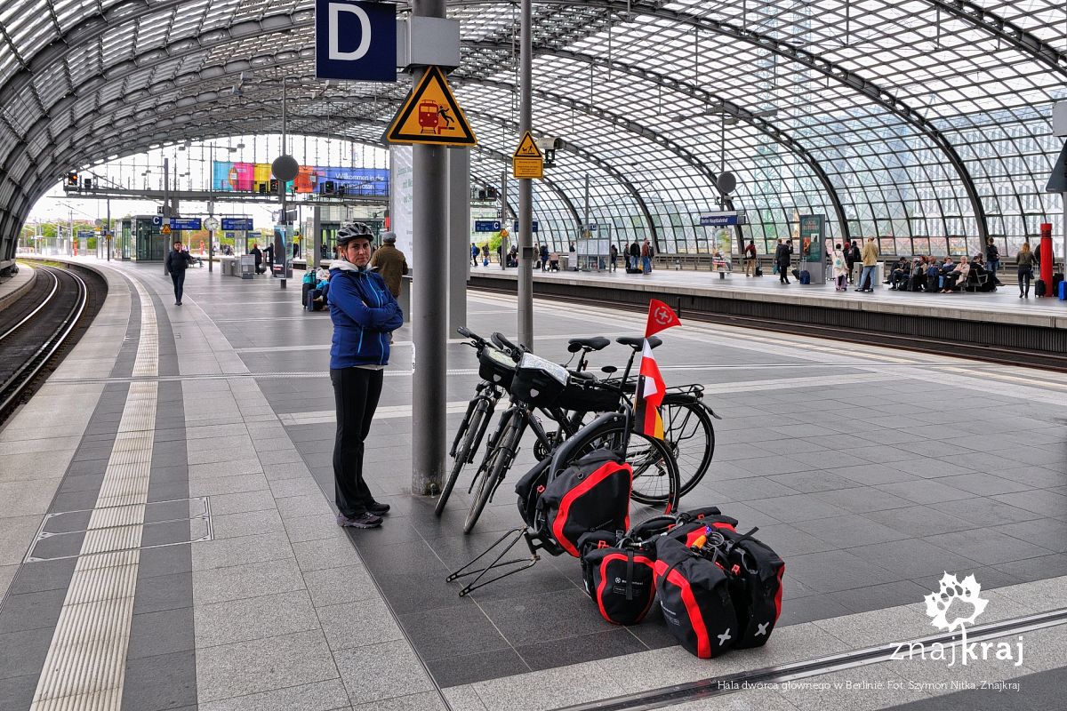 Hala dworca głównego w Berlinie