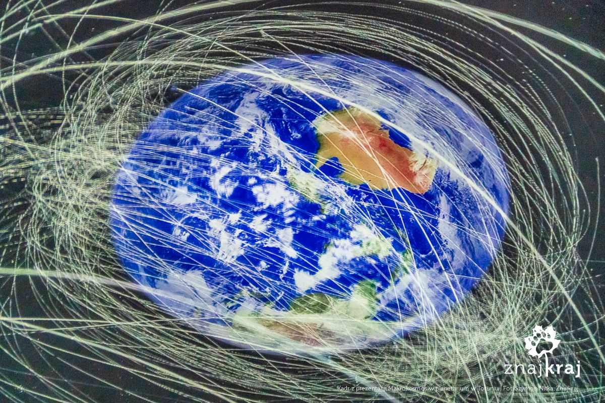 Kadr z prezentacji Makrokosmos w planetarium w Toruniu