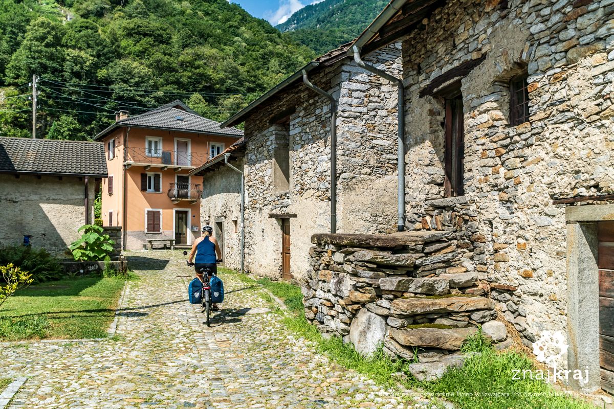 Kamienne domy w dolinie Ticino w Szwajcarii