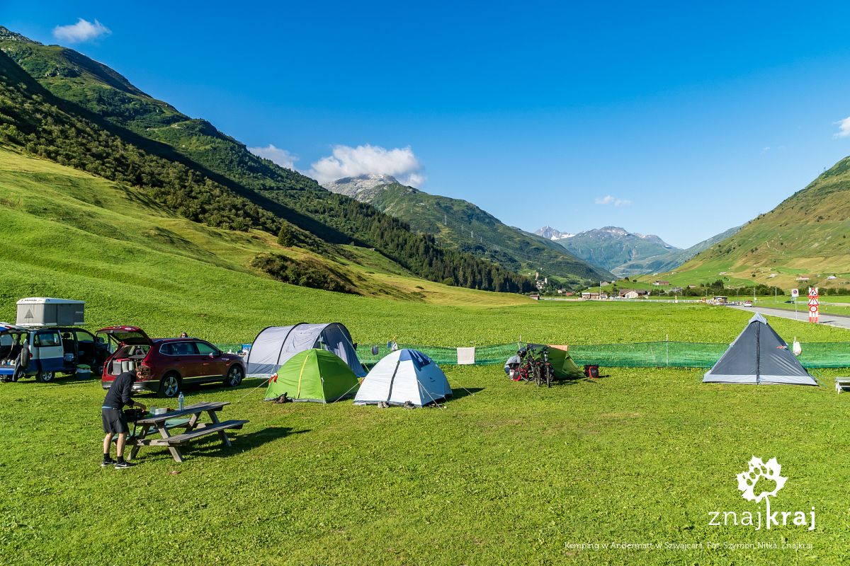 Kemping w Andermatt w Szwajcarii