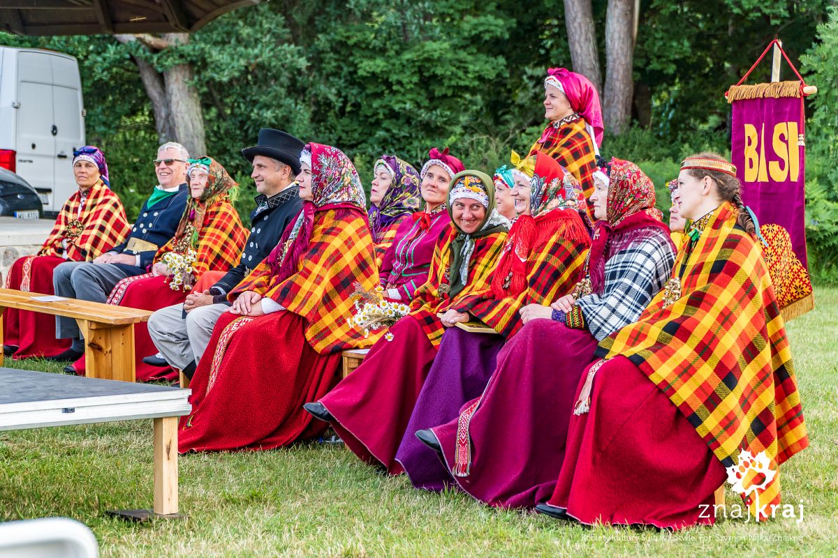 Kobiety kultury Suiti w Łotwie