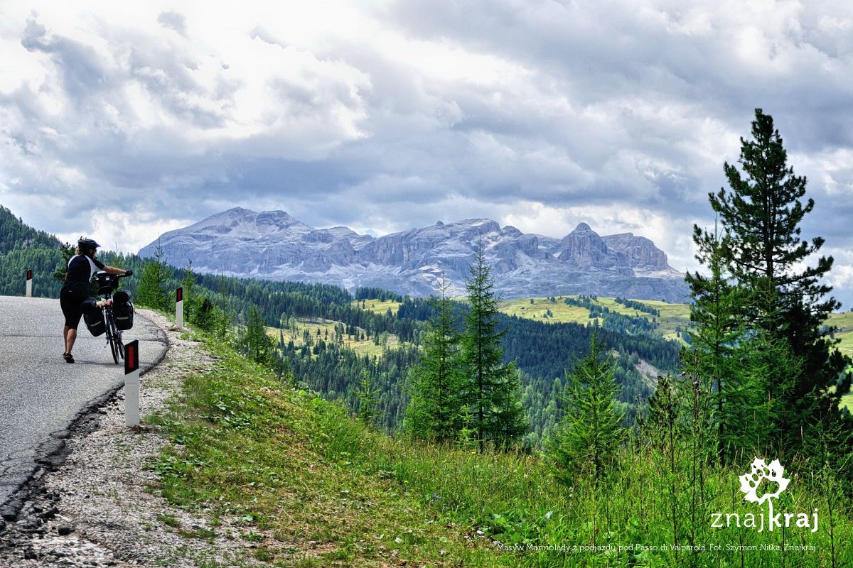 Masyw Marmolady z podjazdu pod Passo di Valparola Masyw Marmolady z podjazdu pod Passo di Valparola