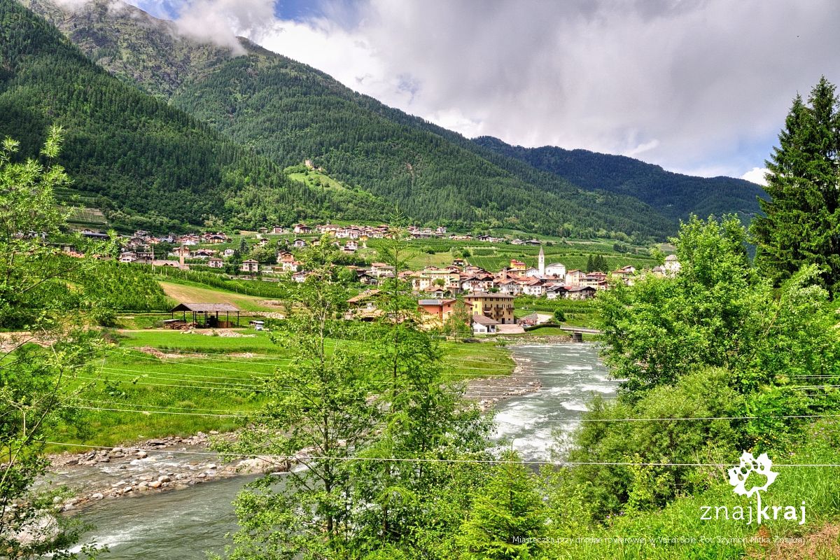 Miasteczka przy drodze rowerowej w Val di Sole Miasteczka przy drodze rowerowej w Val di Sole