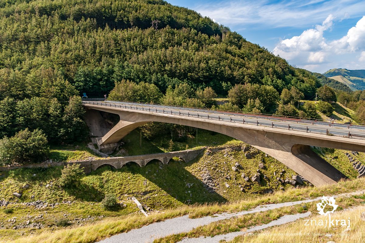 Most przed Passo del Lagastrello