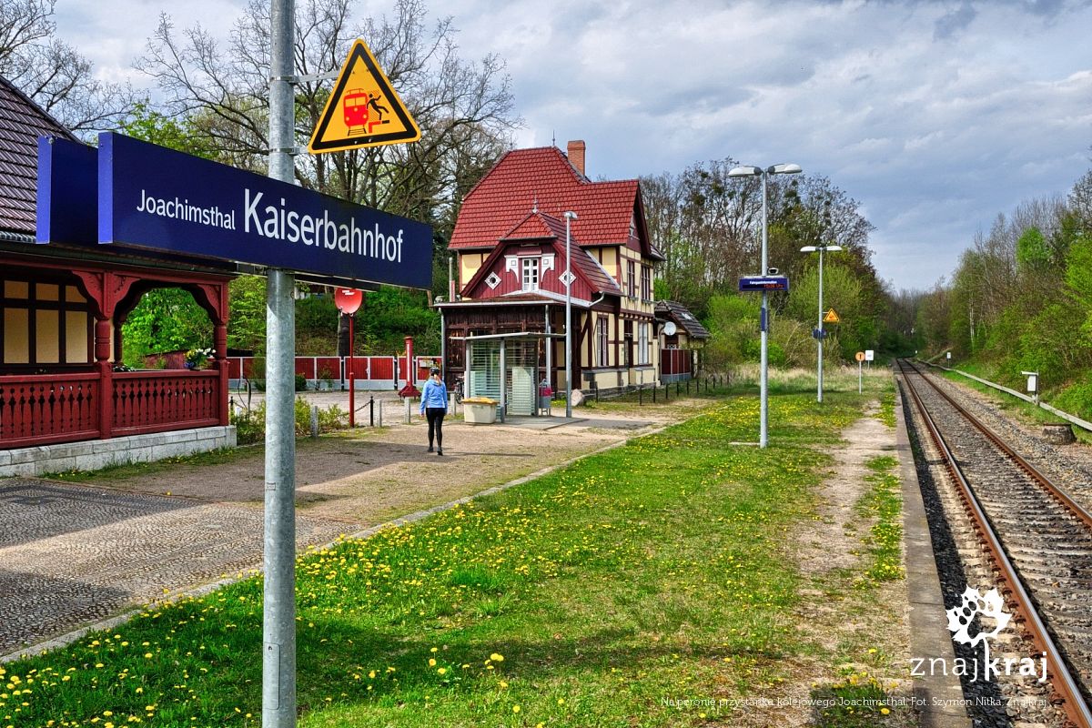 Na peronie przystanku kolejowego Joachimsthal Na peronie przystanku kolejowego Joachimsthal