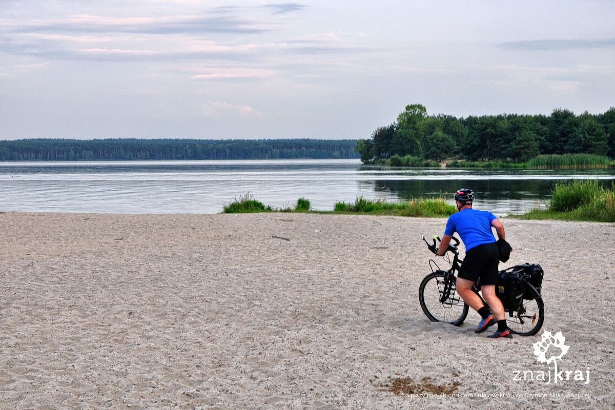 Na plaży nad Zbiornikiem Sulejowskim Na plaży nad Zbiornikiem Sulejowskim