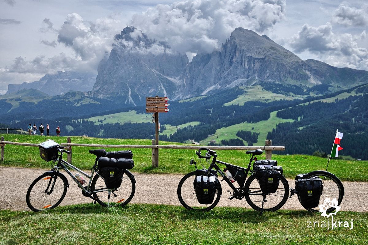 Na rowerach w Dolomitach Na rowerach w Dolomitach