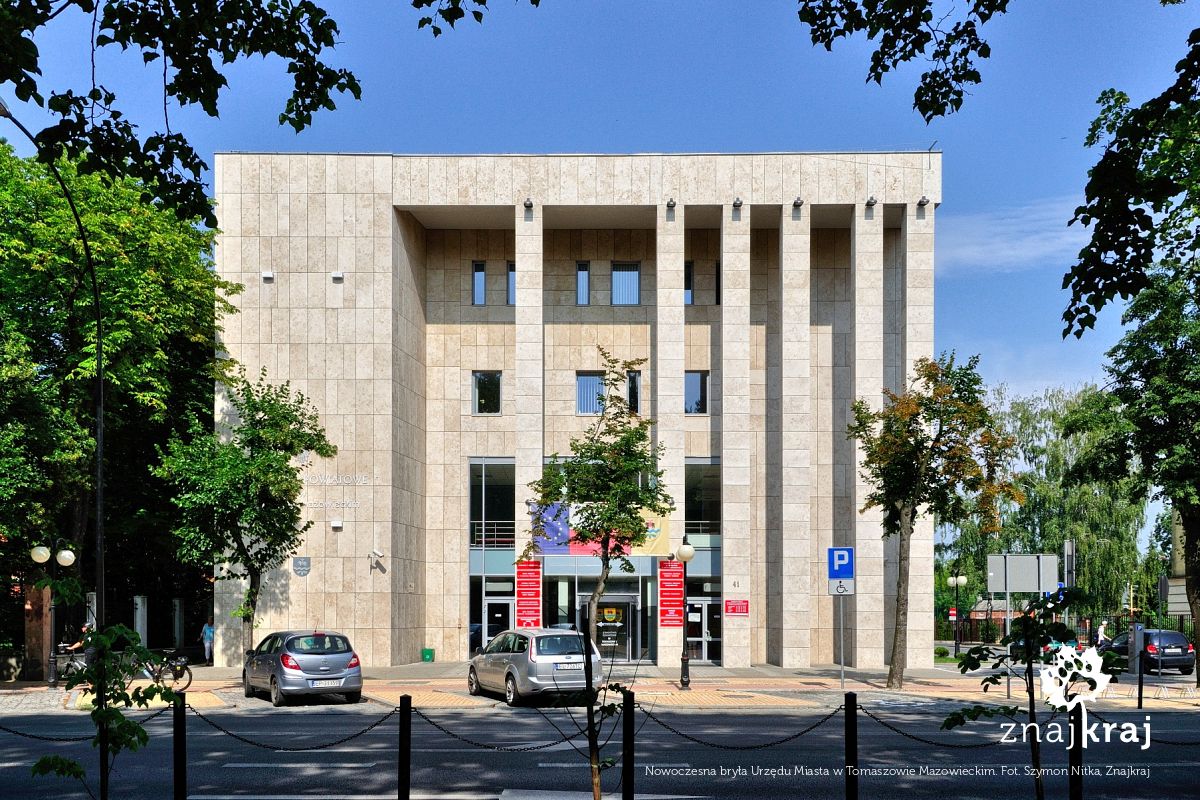 Nowoczesna bryła Urzędu Miasta w Tomaszowie Mazowieckim Nowoczesna bryła Urzędu Miasta w Tomaszowie Mazowieckim