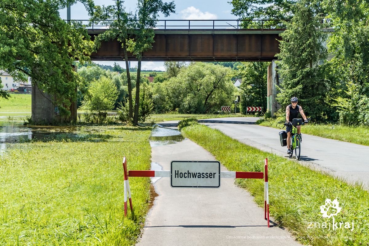 Oznaczenie podtopień w okolicach Veitsbronn