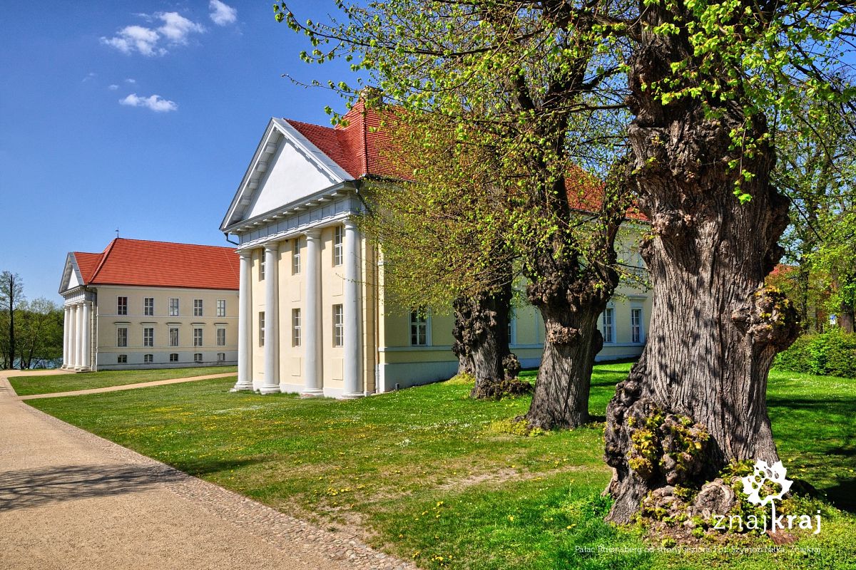 Pałac Rheinsberg od strony jeziora Pałac Rheinsberg od strony jeziora