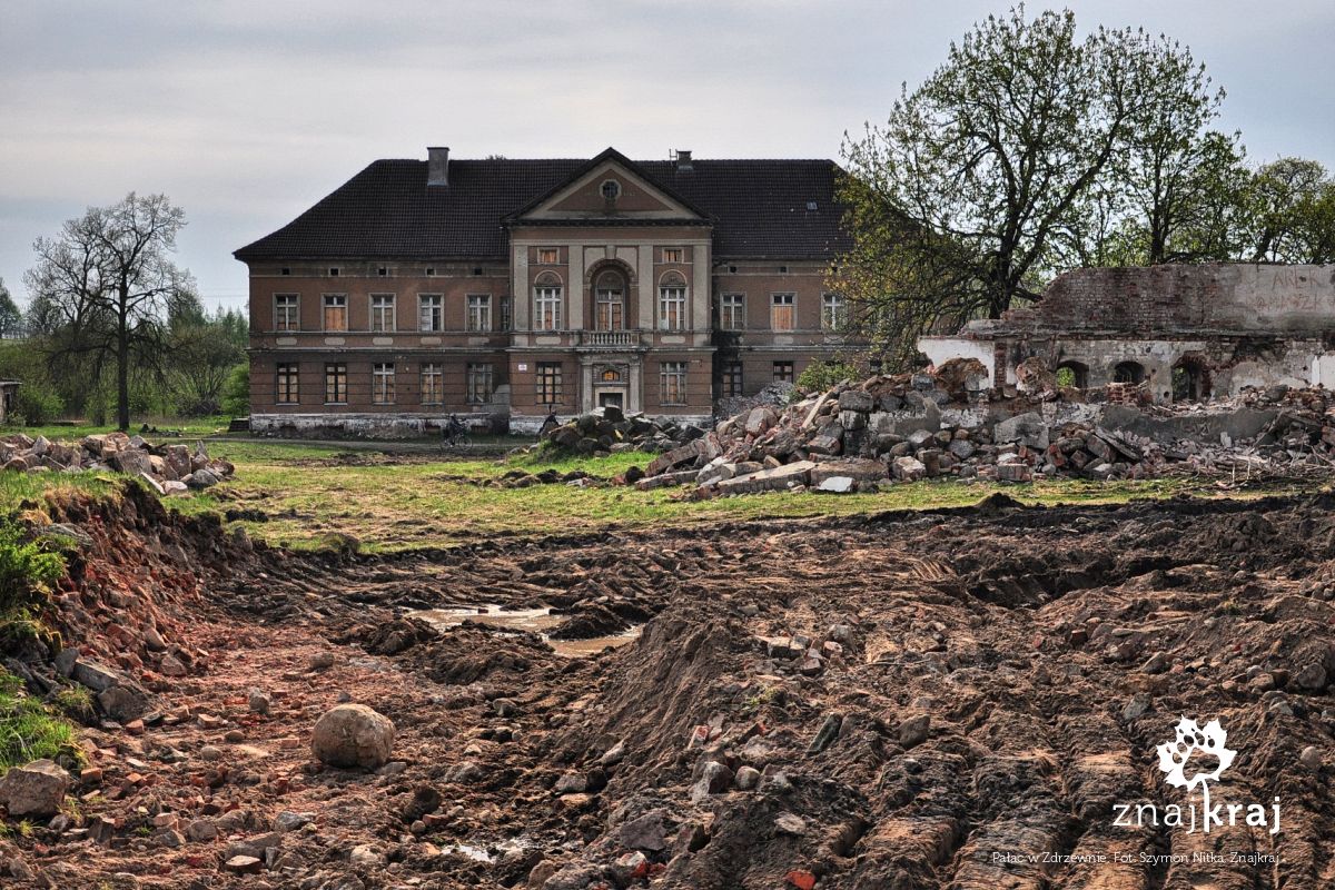 Pałac w Zdrzewnie Pałac w Zdrzewnie