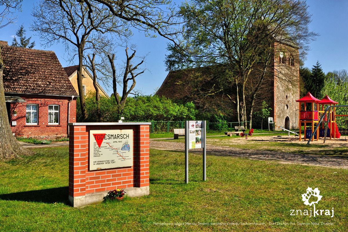 Pamiątkowa tablica Marszu Śmierci więźniów z obozu Sachsenhausen - Dorf Zechlin Pamiątkowa tablica Marszu Śmierci więźniów z obozu Sachsenhausen - Dorf Zechlin