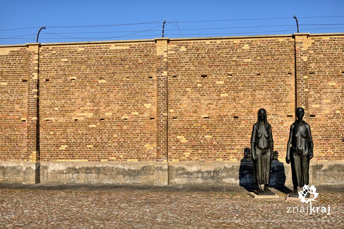 Pamiątkowe rzeźby w obozie koncentracyjnym Pamiątkowe rzeźby w obozie koncentracyjnym