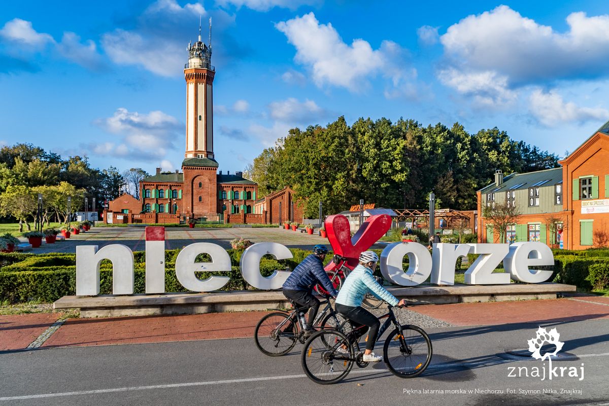 Piękna latarnia morska w Niechorzu