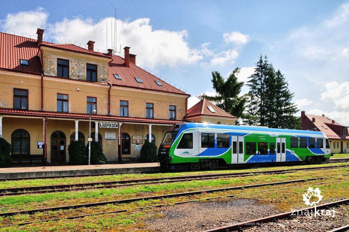 Pociąg Wojak Szwejk na stacji w Łupkowie