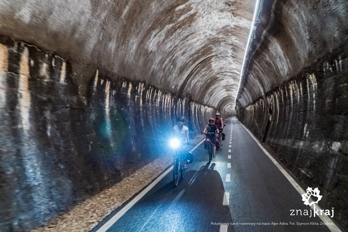 Pokolejowy tunel rowerowy na trasie Alpe-Adria