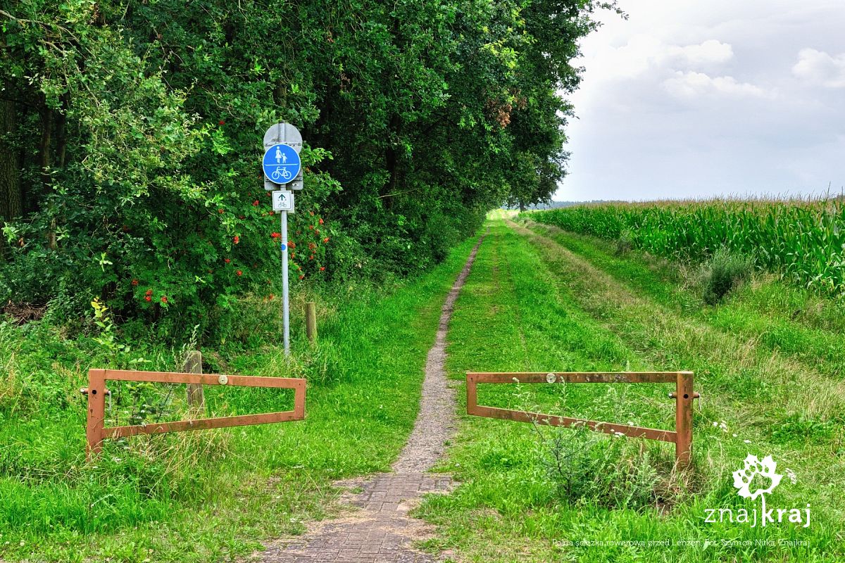 Polna ścieżka rowerowa przed Lenzen