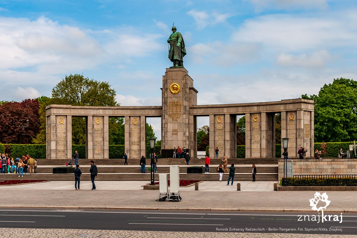 Pomnik Żołnierzy Radzieckich - Berlin-Tiergarten