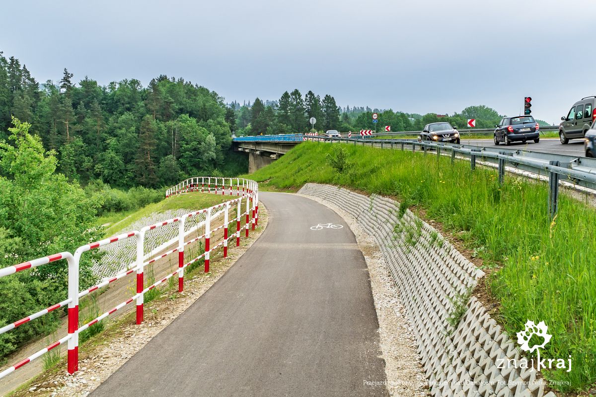 Przejazd rowerowy pod mostem nad Dunajcem