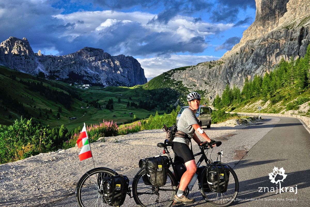 Rowerem w kierunku Passo Gardena Rowerem w kierunku Passo Gardena