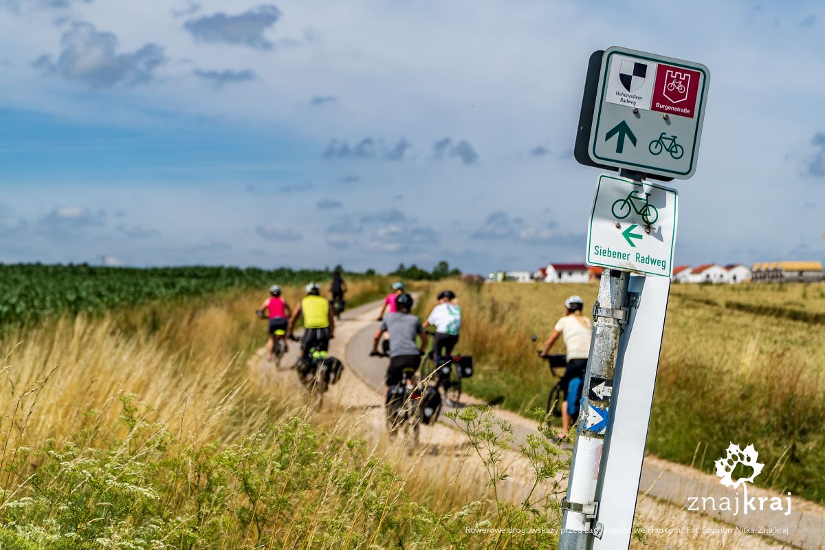 Rowerowe drogowskazy przed Langenzenn we Frankonii