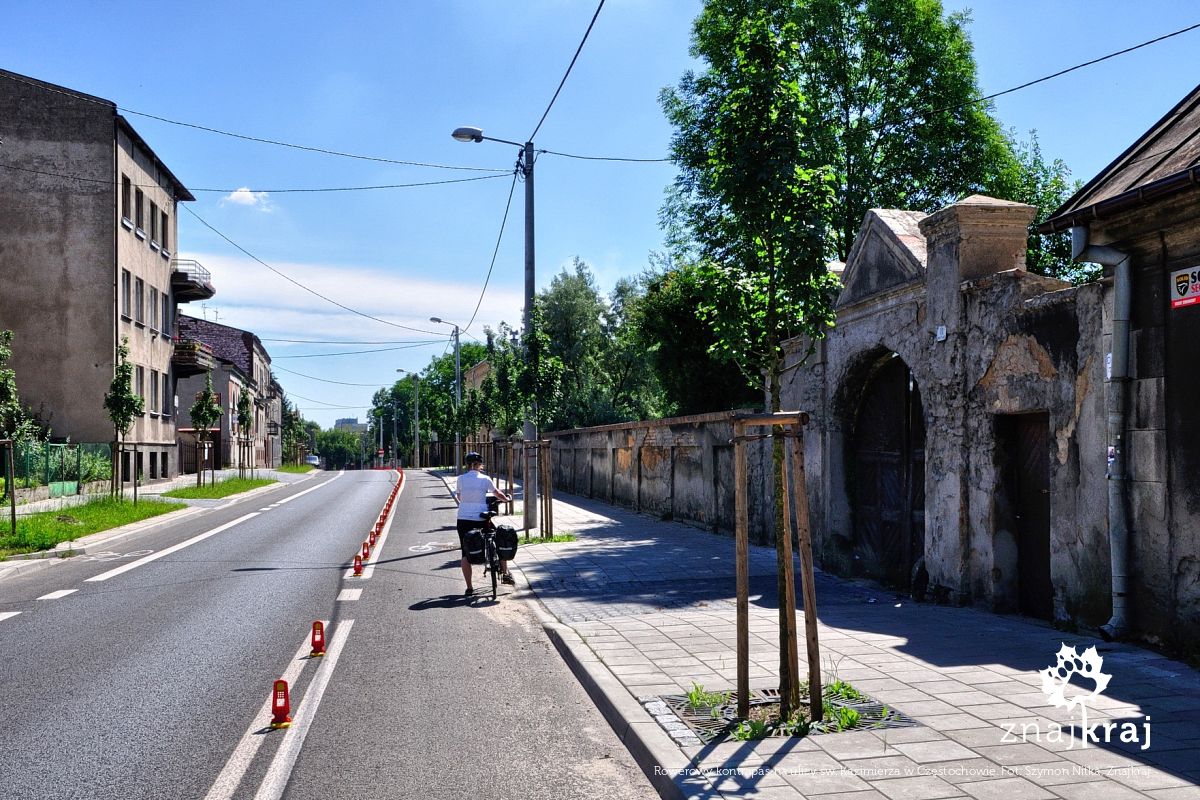 Rowerowy kontrapas na ulicy św. Kazimierza w Częstochowie Rowerowy kontrapas na ulicy św. Kazimierza w Częstochowie