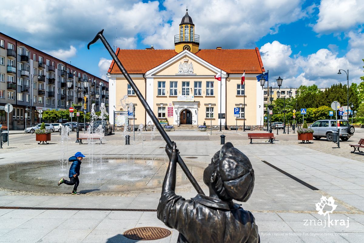 Rynek i ratusz w Nidzicy