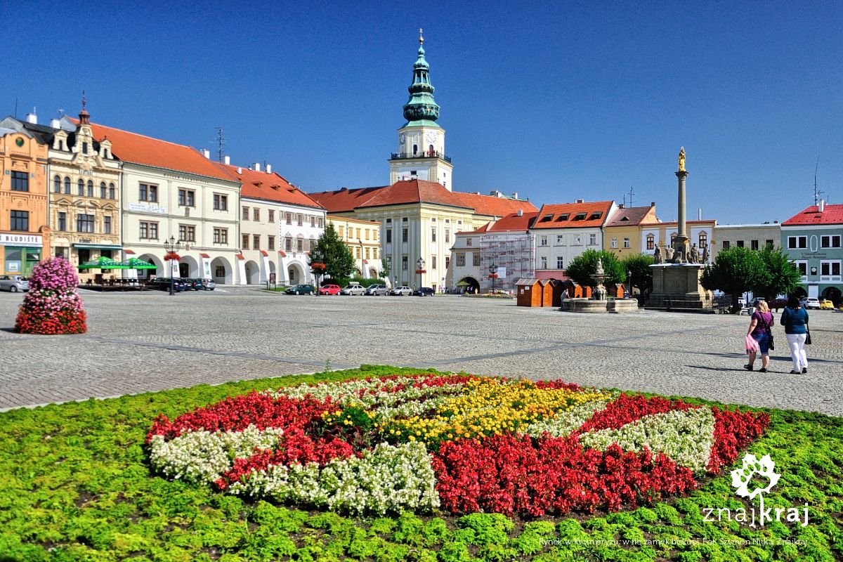 Rynek w Kromieryżu, w tle zamek biskupi