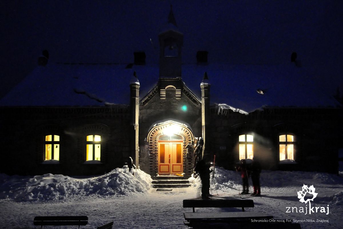 Schronisko Orle nocą Schronisko Orle nocą