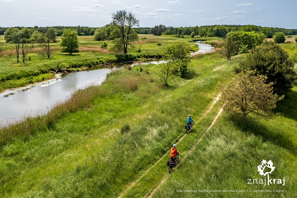 Szlak rowerowy nad Baryczą koło zbiornika Ryczeń