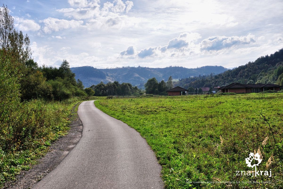 Szlak rowerowy przed Starą Bystrzycą