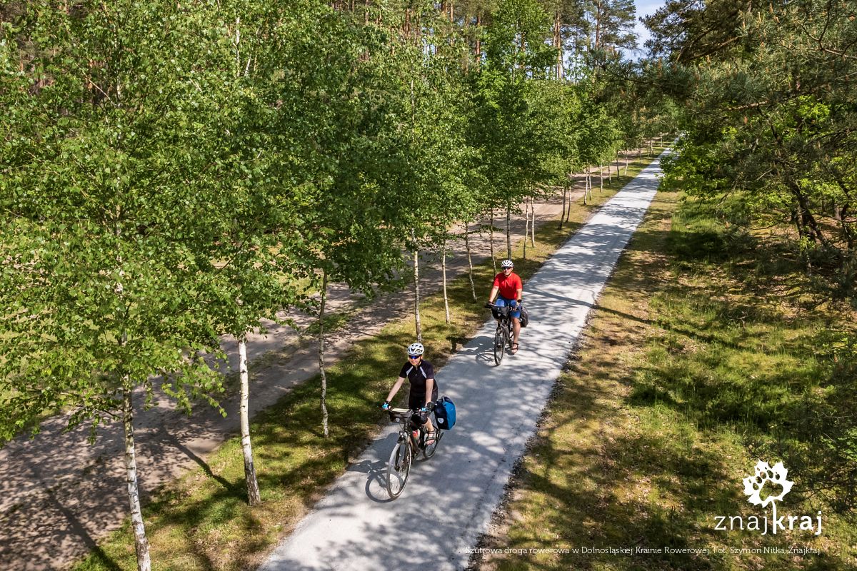 Szutrowa droga rowerowa w Dolnośląskiej Krainie Rowerowej